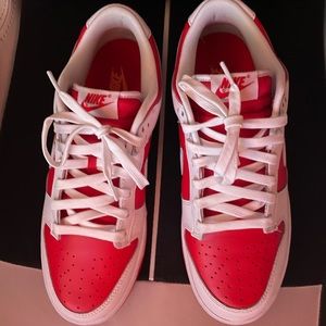 Nike dunk red size 10.5 never worn willing to negotiate
